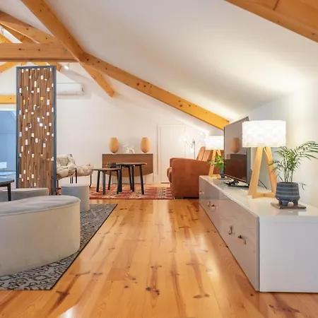 Tomas Loft