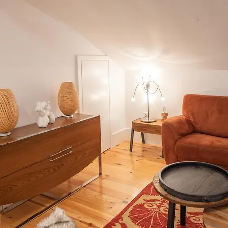 Tomas Loft *