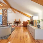 Tomas Loft