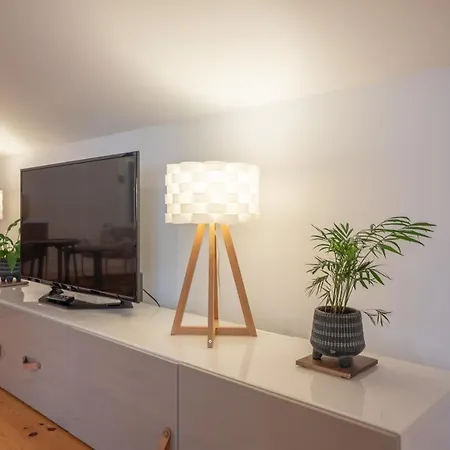 Tomas Loft * Oporto
