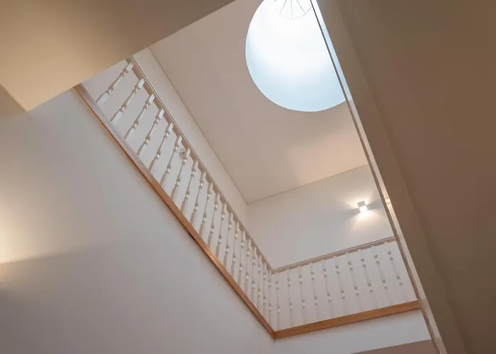 Tomas Loft 포르투